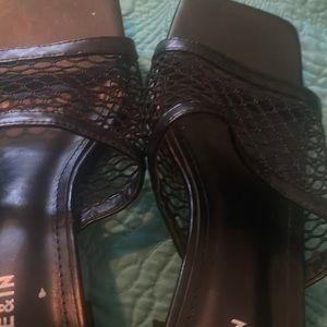 Women’s mesh slides